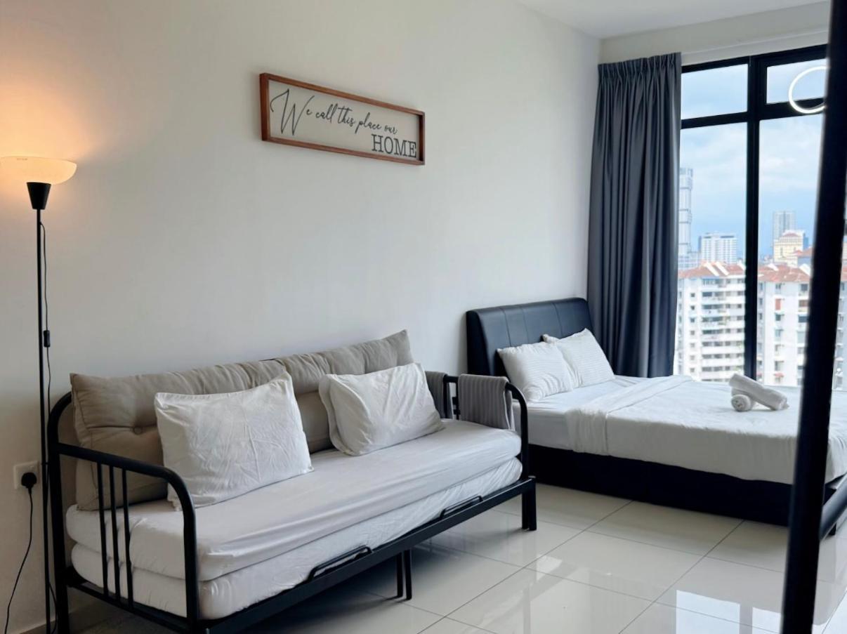 Beacon Executive Suite - City View - By Iz George Town Exterior photo